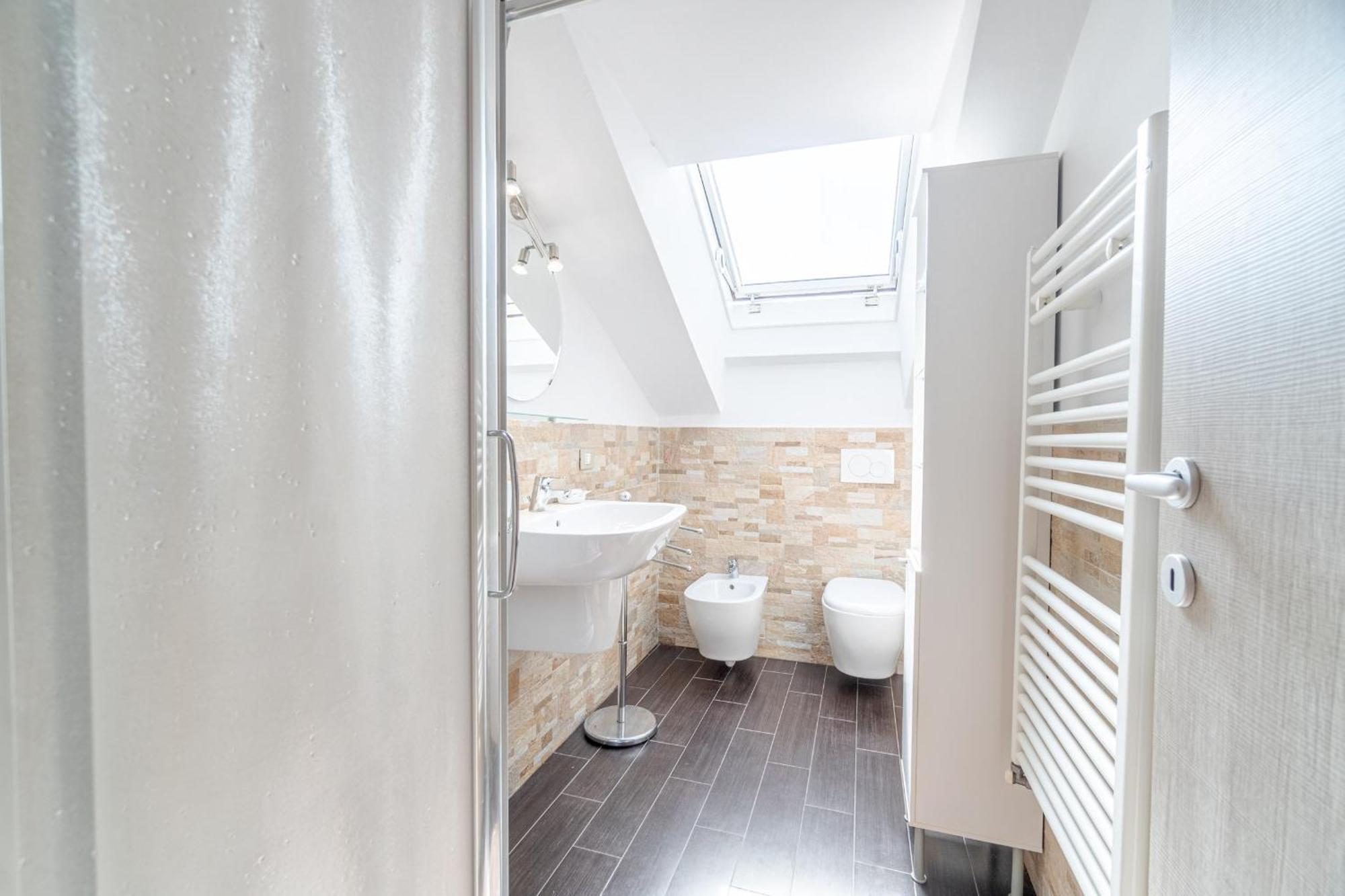 Apartamento Casa Valeggio Attic Apt Few Steps From Porta Nuova Turín Exterior foto