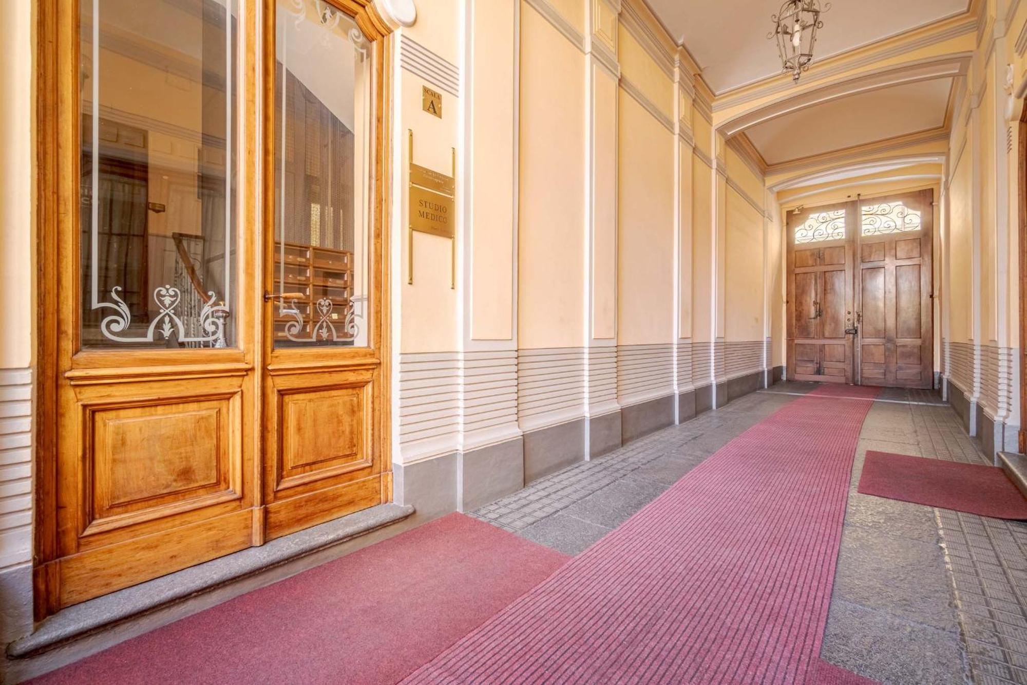 Apartamento Casa Valeggio Attic Apt Few Steps From Porta Nuova Turín Exterior foto